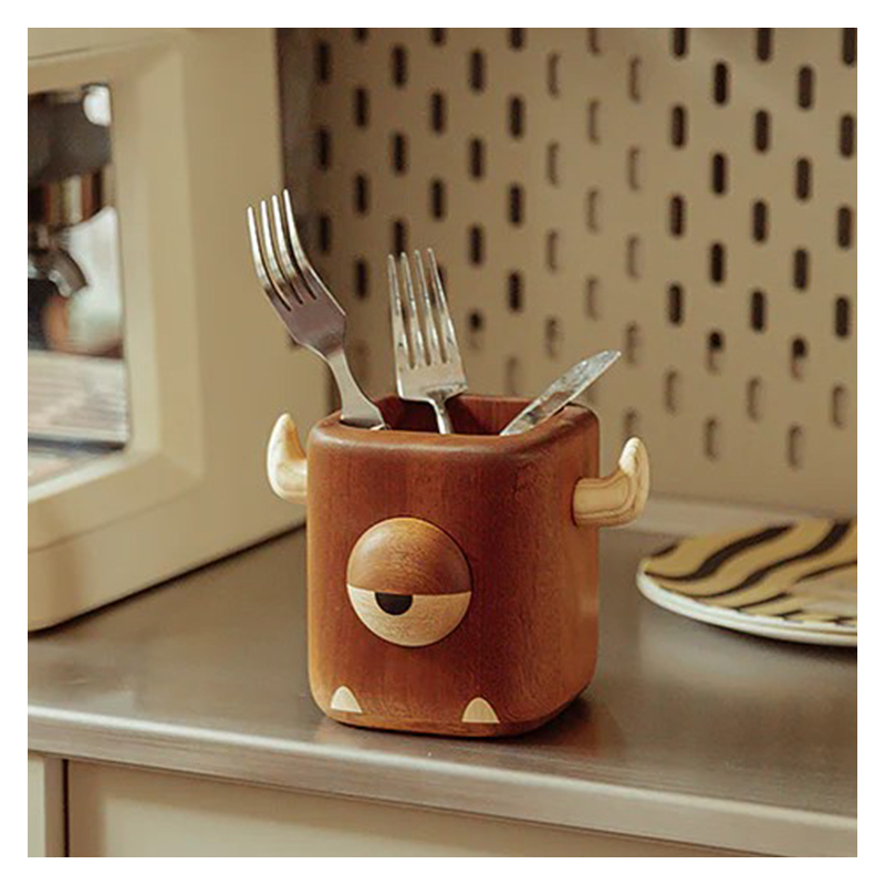 KITCHEN STORAGE - 096